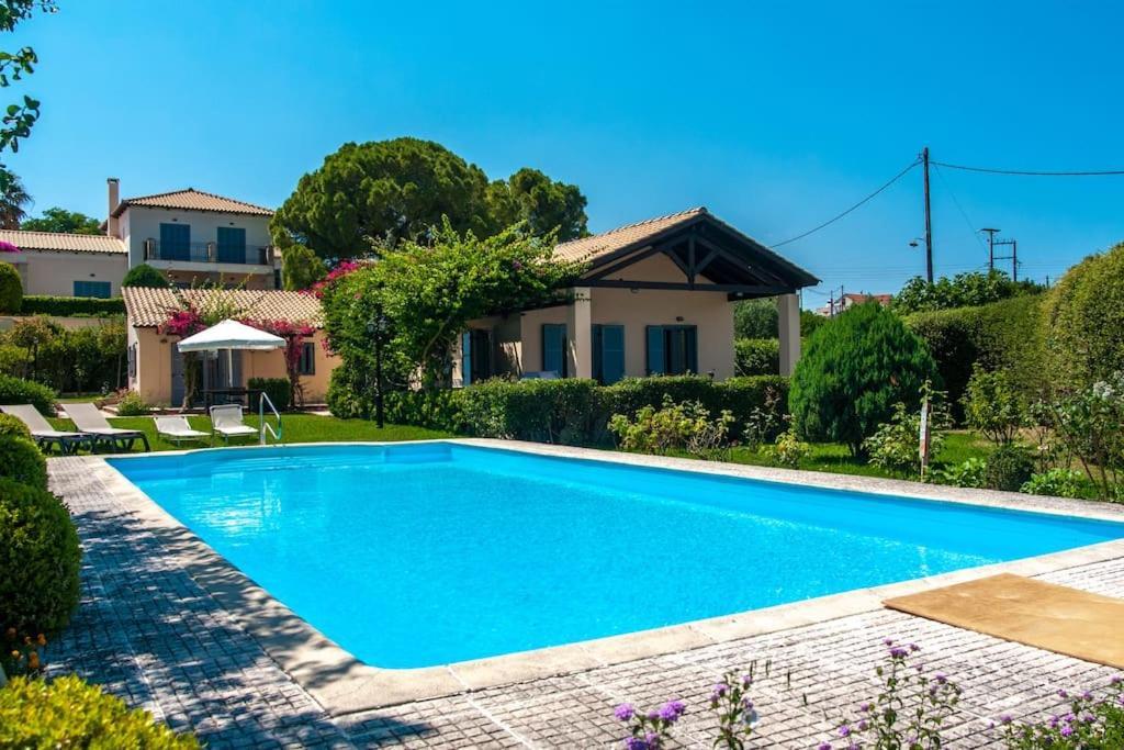 ספרטיה Villa Loukia מראה חיצוני תמונה