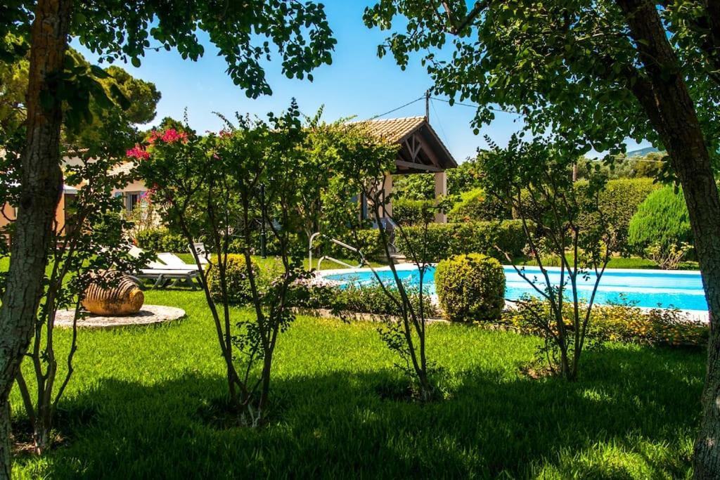 ספרטיה Villa Loukia מראה חיצוני תמונה
