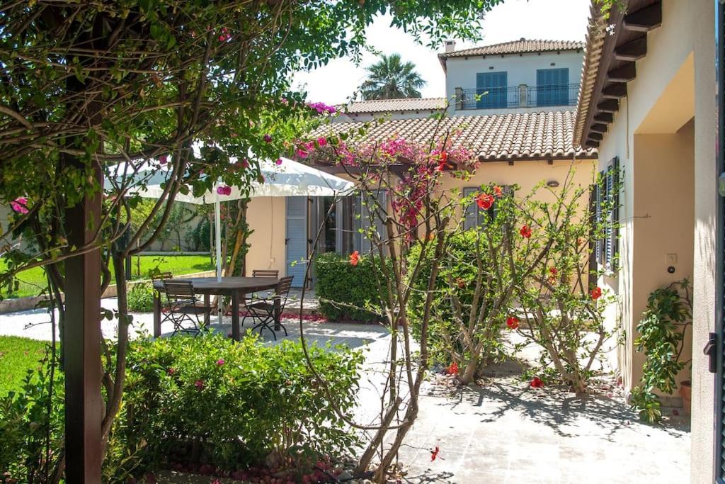 ספרטיה Villa Loukia מראה חיצוני תמונה