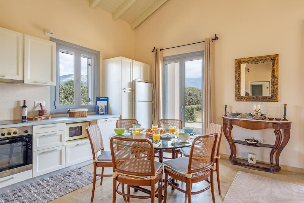 ספרטיה Villa Loukia מראה חיצוני תמונה