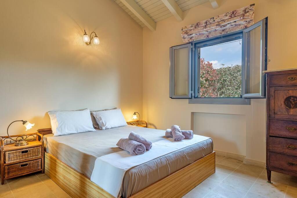 ספרטיה Villa Loukia מראה חיצוני תמונה