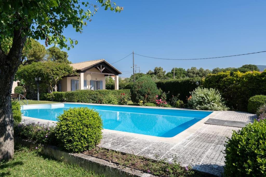 ספרטיה Villa Loukia מראה חיצוני תמונה